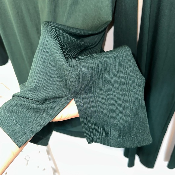 MUNI MUNI WIDE PANT AND BLOUSE SET BASICALLY BRAND NEW ONLY worn ONCE! Size M - Picture 5 of 10